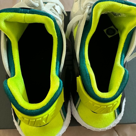 Big Kids Nike Huarache Run Size 4Y Like New! - Picture 5 of 5